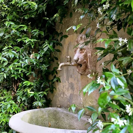 Dom wakacyjny Vacciago Chateau Sleeps 8 Pool Wifi