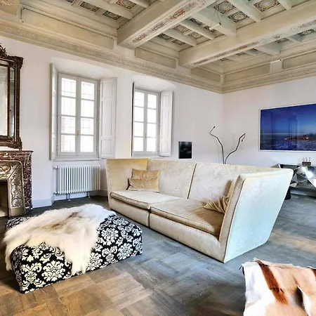 Vacciago Chateau Sleeps 8 Pool Wifi Dom wakacyjny *