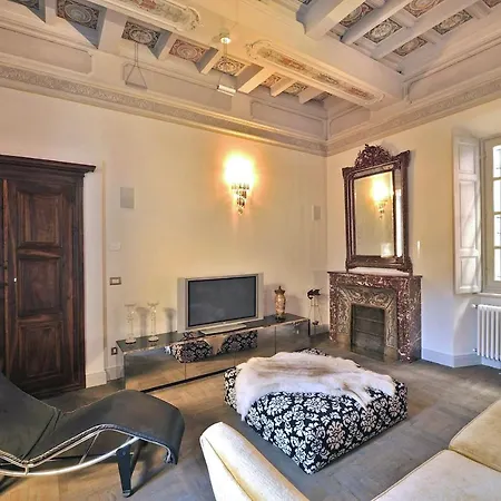 Vacciago Chateau Sleeps 8 Pool Wifi * Ameno