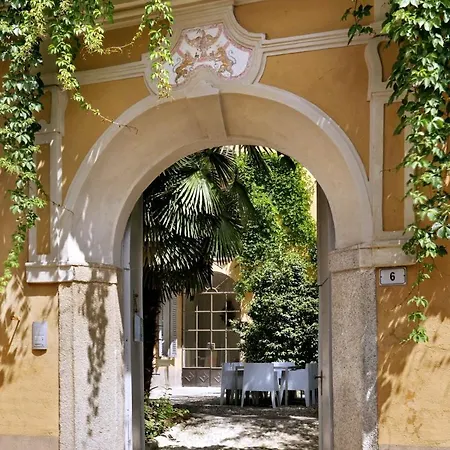 Vacciago Chateau Sleeps 8 Pool Wifi * Ameno