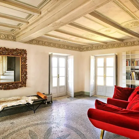 Vacciago Chateau Sleeps 8 Pool Wifi Dom wakacyjny *