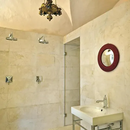 Vacciago Chateau Sleeps 8 Pool Wifi